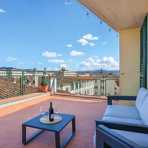 penthouse-with-big-terrace-in-oltrarno.it-tuscanyhotel.com/